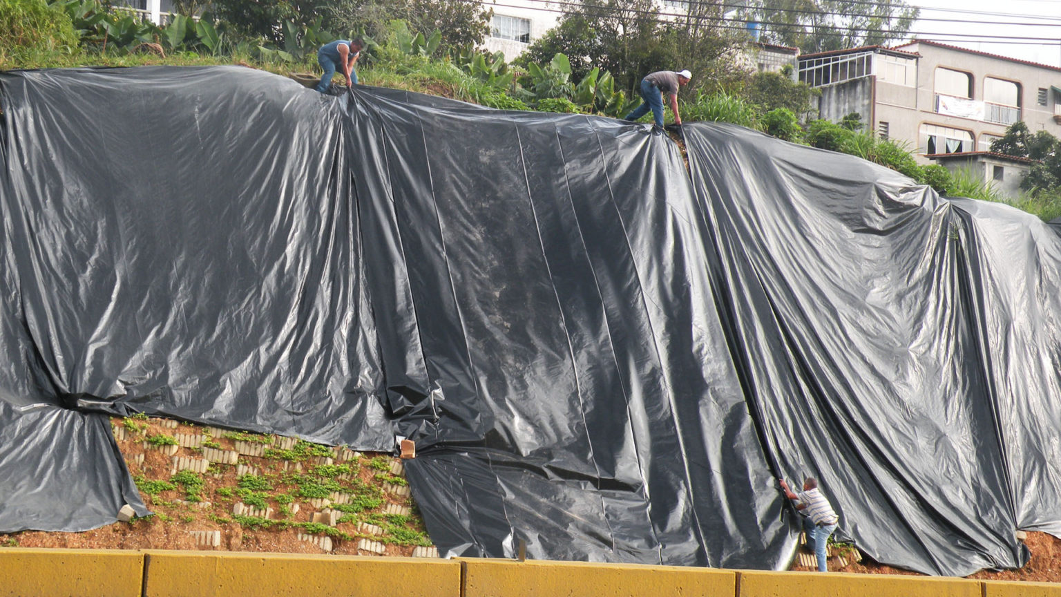 Instalación De Geomembranas - COMOPA, C.A.